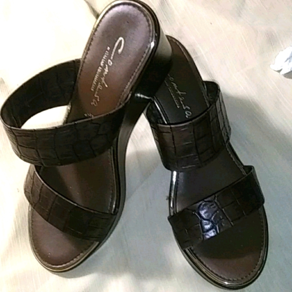 Sandles